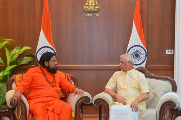 Hon’ble Governor of Kerala and TamilNadu Shri. Rajendra Arlekar Ji at Lok Bhavan, Kerala. - Shree Datta Padmanabh Peeth Hon’ble Governor of Kerala and TamilNadu Shri. Rajendra Arlekar Ji at Lok Bhavan, Kerala. - Shree Datta Padmanabh Peeth -